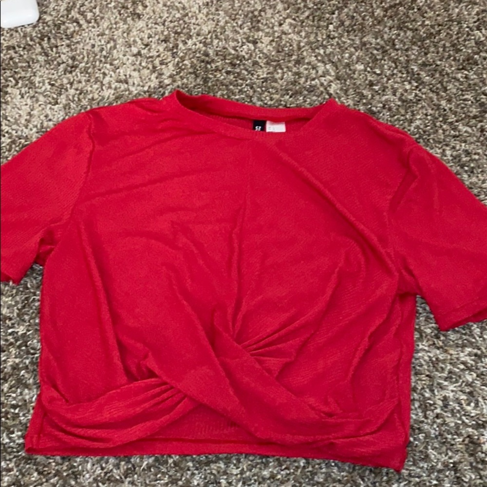 Cropped twisted top